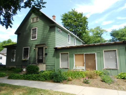 A home in WAUKEGAN