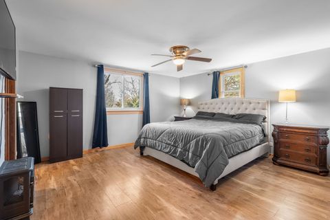 Tiny photo for 933 N Midlothian Road, Mundelein, IL 60060 (MLS # 12625392)