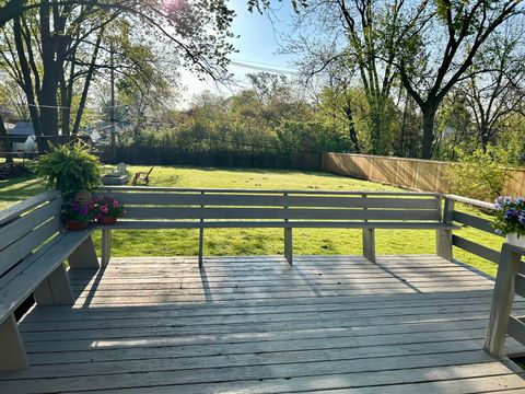 Tiny photo for 933 N Midlothian Road, Mundelein, IL 60060 (MLS # 12625392)