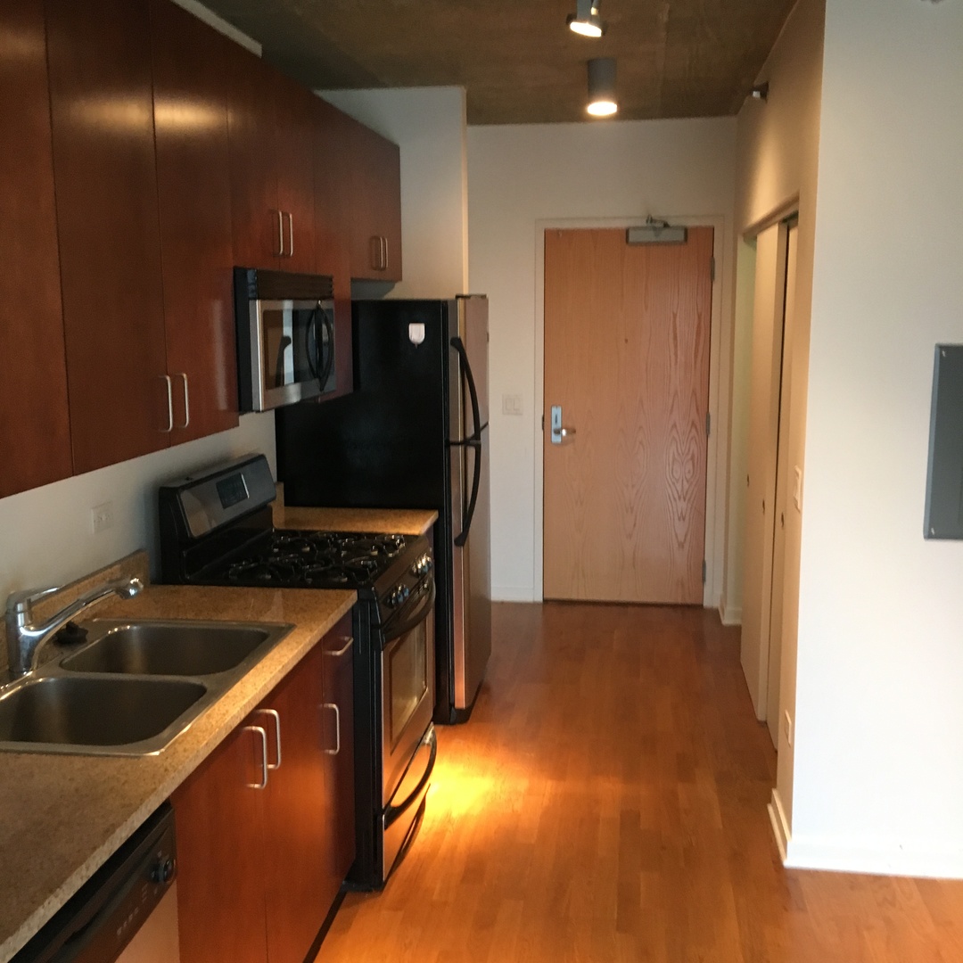 611 S Wells Street 2210