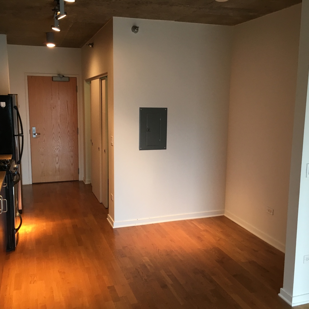 611 S Wells Street 2210
