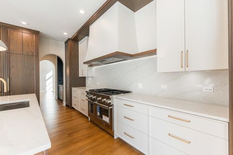 Tiny photo for 274 E CRESCENT Avenue, Elmhurst, IL 60126 (MLS # 12337649)