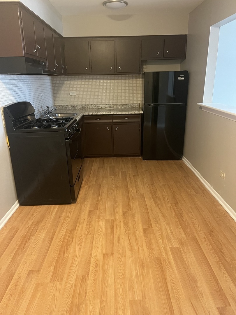 8817 S roberts rd Street 7