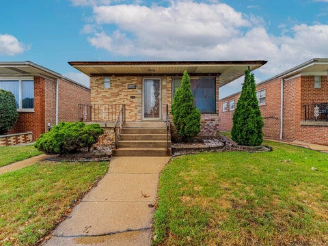 Photo of 11120 S Ewing Avenue, Chicago, IL 60617 (MLS # 12795071)