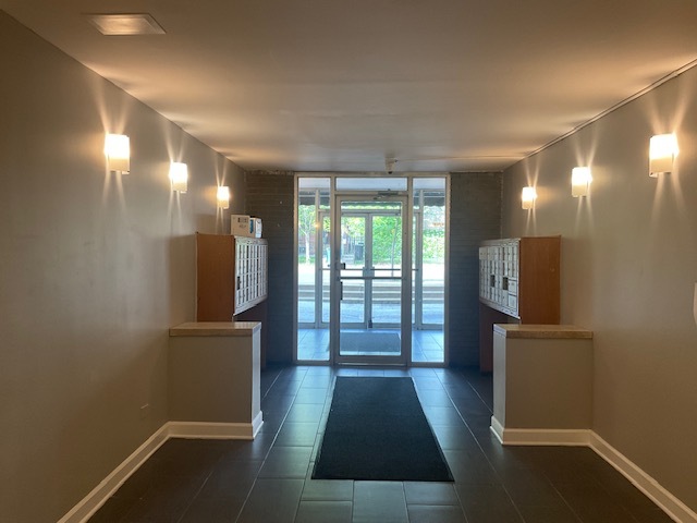 7854 S South Shore Drive 306