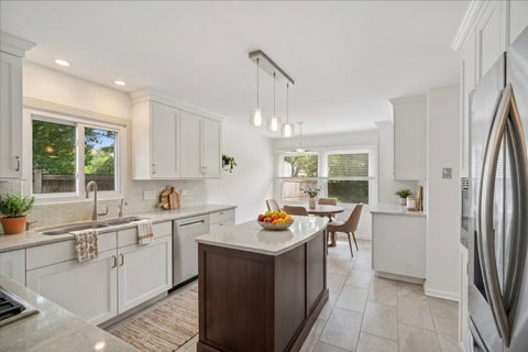 Tiny photo for 1645 Sherwood Road, Highland Park, IL 60035 (MLS # 12721149)