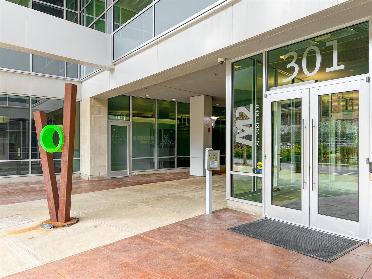 301 N Neil Street 808-809