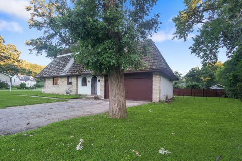 Tiny photo for 198 Oakwood Drive, Wood Dale, IL 60191 (MLS # 12669958)