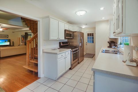 Tiny photo for 198 Oakwood Drive, Wood Dale, IL 60191 (MLS # 12669958)