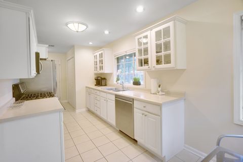 Tiny photo for 198 Oakwood Drive, Wood Dale, IL 60191 (MLS # 12669958)
