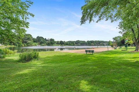 Tiny photo for 431 Maplewood Drive, Barrington, IL 60010 (MLS # 12695702)