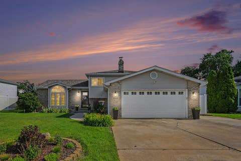 Tiny photo for 2509 Waterford Drive, Crest Hill, IL 60403 (MLS # 12678025)