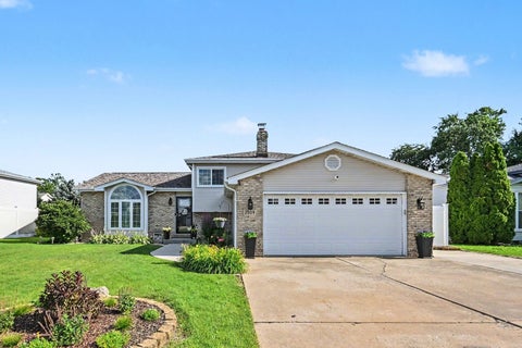 Photo of 2509 Waterford Drive, Crest Hill, IL 60403 (MLS # 12678025)