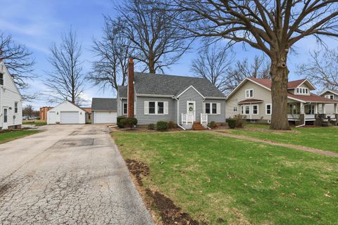 Tiny photo for 317 W Le Claire Road, Eldridge, IA 52748 (MLS # 12597094)