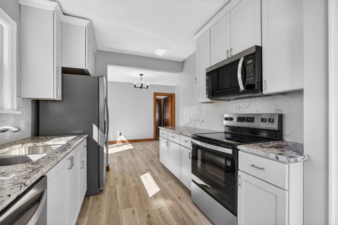 Tiny photo for 317 W Le Claire Road, Eldridge, IA 52748 (MLS # 12597094)