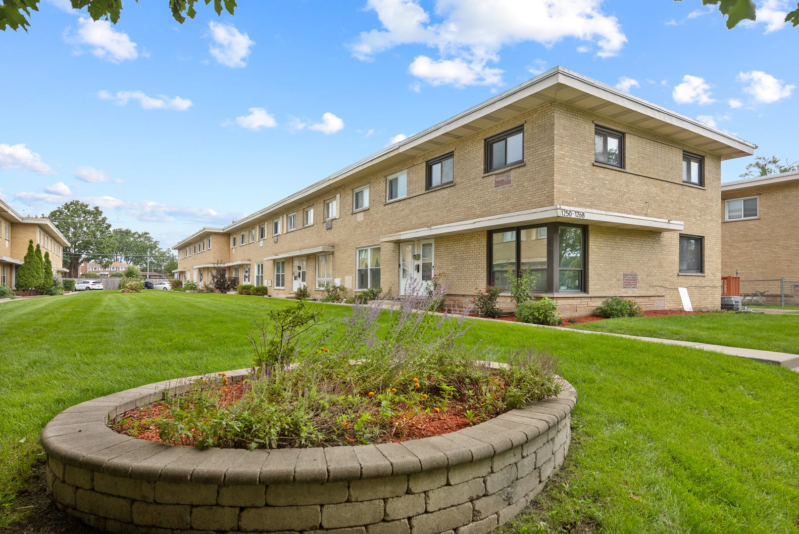 1250 N Wheeling Road