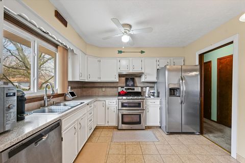 Tiny photo for 1206 N Hershey Road, Bloomington, IL 61704 (MLS # 12515391)