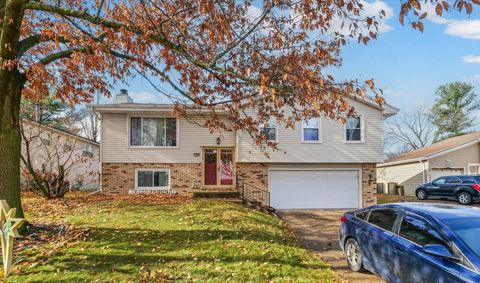 Photo of 1206 N Hershey Road, Bloomington, IL 61704 (MLS # 12515391)