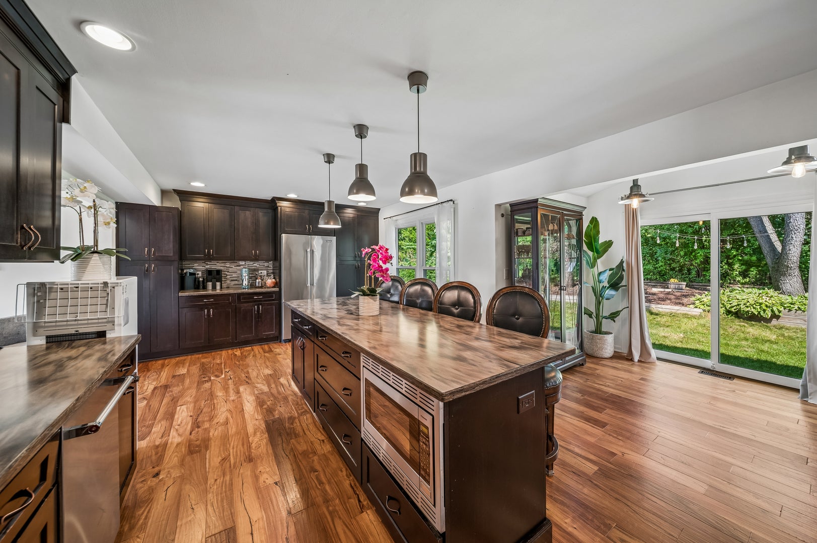 5S671 Buttonwood Court