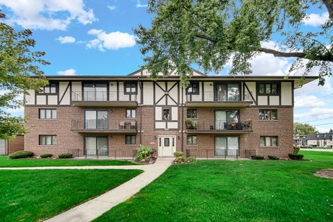 Tiny photo for 11042 S Theresa Circle #3A, Palos Hills, IL 60465 (MLS # 12781900)