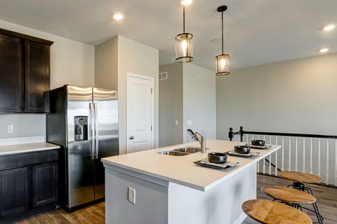 Tiny photo for 402 Comstock Road, South Elgin, IL 60177 (MLS # 12603610)