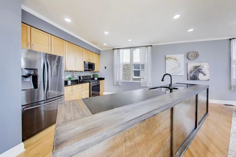 Tiny photo for 2826 N Talman Avenue #A, Chicago, IL 60618 (MLS # 12594444)