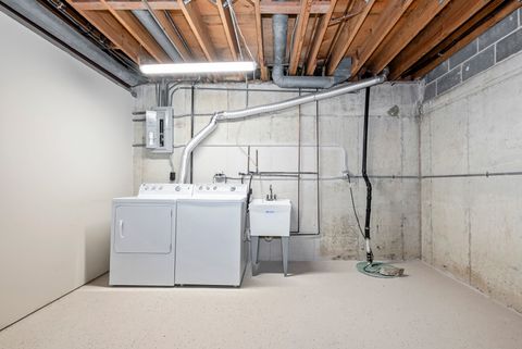 Tiny photo for 2S753 Avenue Orleans Avenue, Oak Brook, IL 60523 (MLS # 12566289)