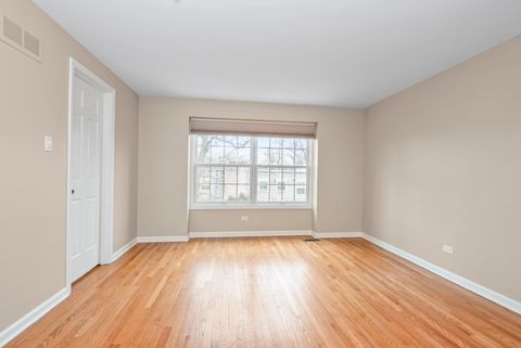Tiny photo for 2S753 Avenue Orleans Avenue, Oak Brook, IL 60523 (MLS # 12566289)