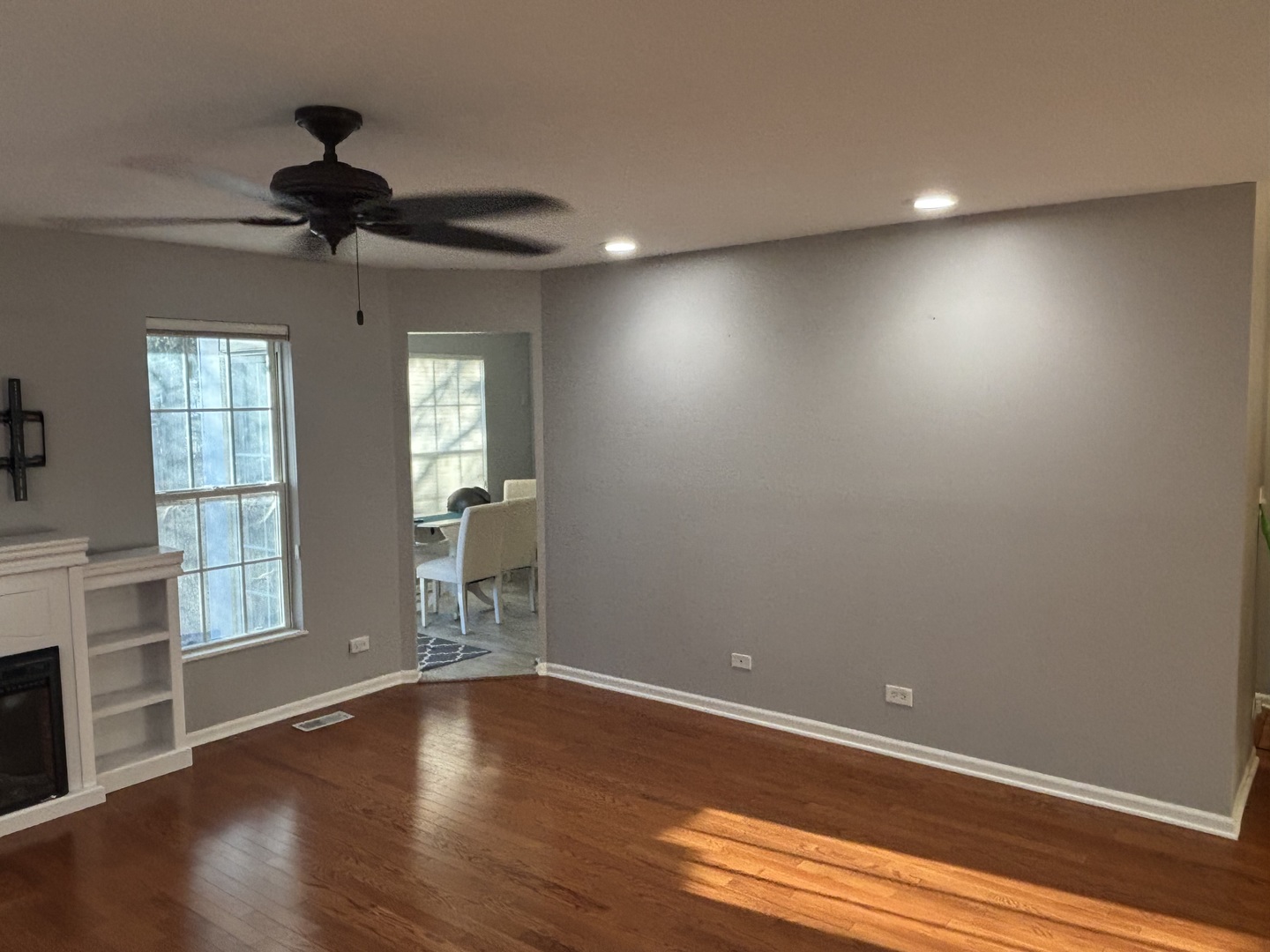 5S530 Paxton Drive 1B