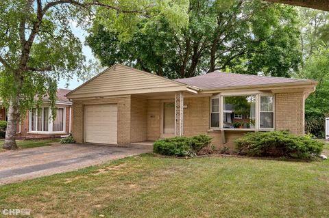 Tiny photo for 316 S Mount Prospect Road, Mount Prospect, IL 60056 (MLS # 12422750)
