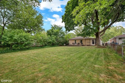 Tiny photo for 316 S Mount Prospect Road, Mount Prospect, IL 60056 (MLS # 12422750)