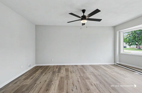 Tiny photo for 27 Evergreen Street, Elk Grove Village, IL 60007 (MLS # 12794971)