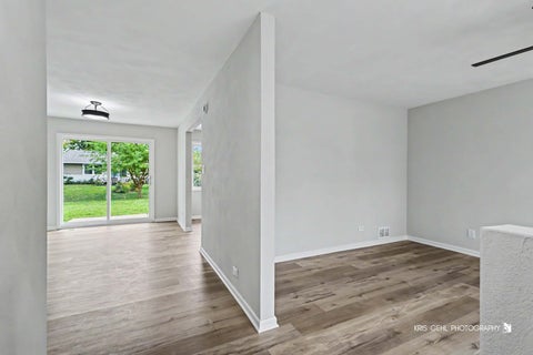 Tiny photo for 27 Evergreen Street, Elk Grove Village, IL 60007 (MLS # 12794971)