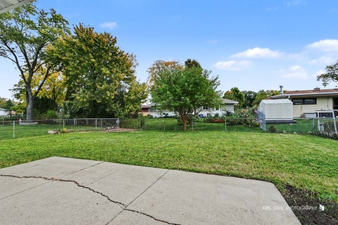 Tiny photo for 27 Evergreen Street, Elk Grove Village, IL 60007 (MLS # 12794971)