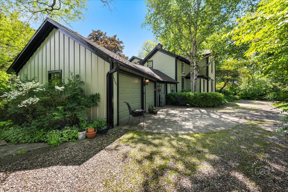 1301 S Batavia Avenue