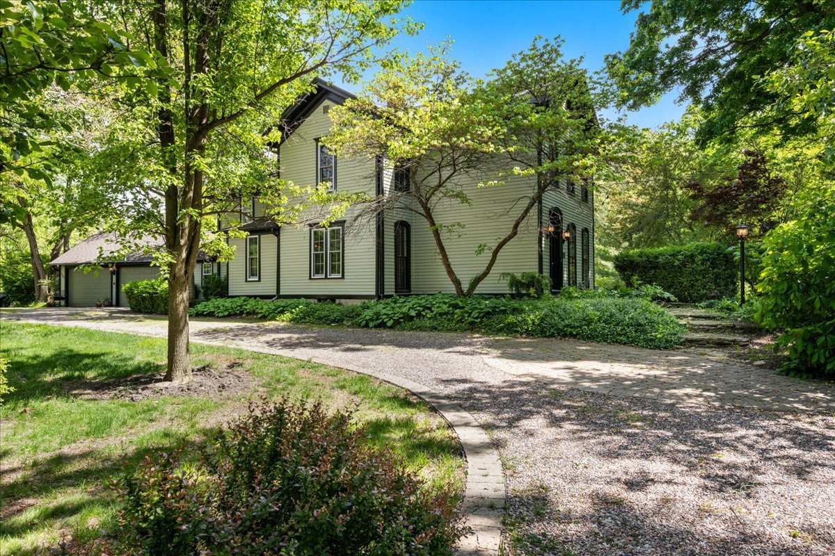 1301 S Batavia Avenue