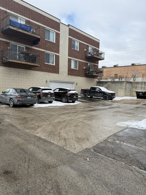 Tiny photo for 6961 Vine Street #303, Indian Head Park, IL 60525 (MLS # 12559058)