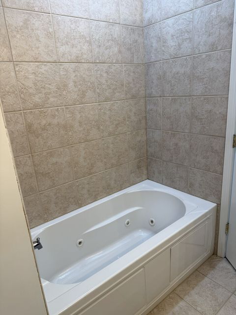 Tiny photo for 6961 Vine Street #303, Indian Head Park, IL 60525 (MLS # 12559058)