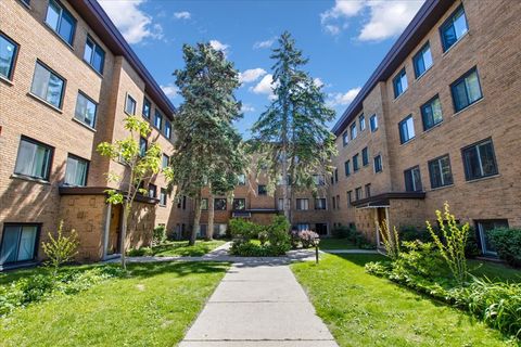 Photo of 7351 N Ridge Boulevard #1A, Chicago, IL 60645 (MLS # 12631662)
