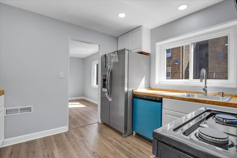 Tiny photo for 7351 N Ridge Boulevard #1A, Chicago, IL 60645 (MLS # 12631662)