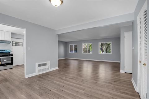 Tiny photo for 7351 N Ridge Boulevard #1A, Chicago, IL 60645 (MLS # 12631662)