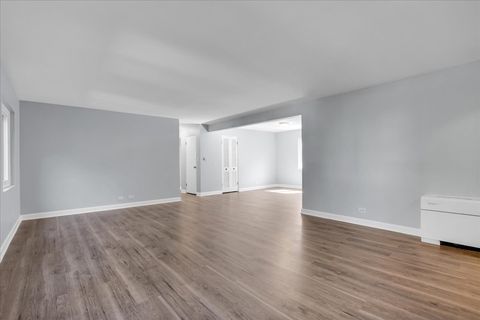 Tiny photo for 7351 N Ridge Boulevard #1A, Chicago, IL 60645 (MLS # 12631662)