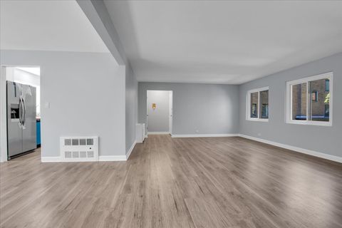 Tiny photo for 7351 N Ridge Boulevard #1A, Chicago, IL 60645 (MLS # 12631662)