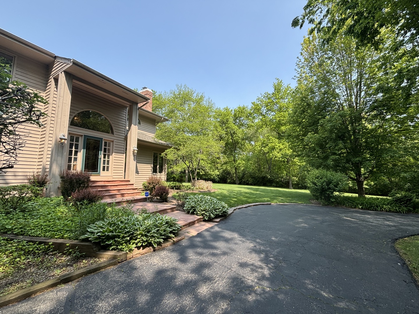 4523 Red Oak Lane
