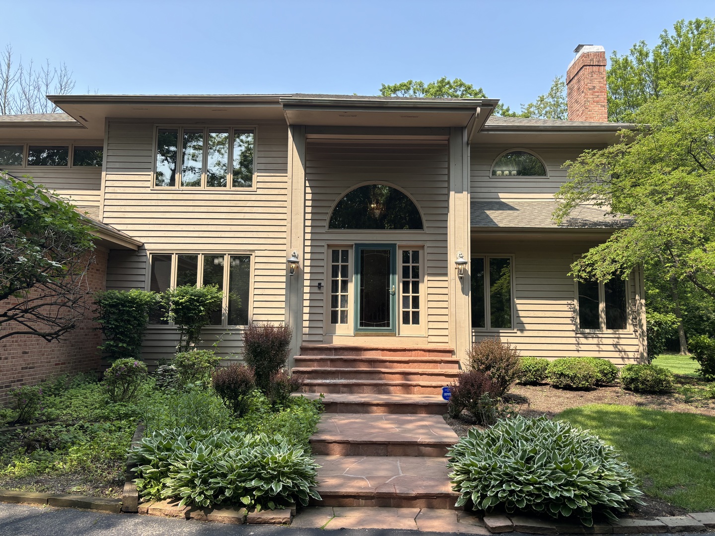 4523 Red Oak Lane