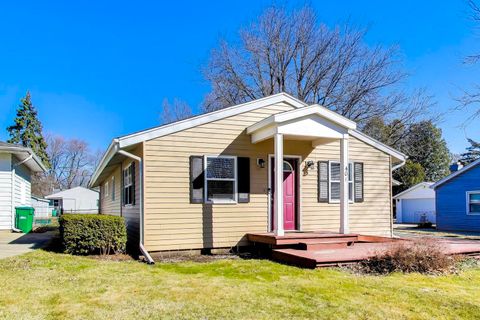 Tiny photo for 401 E Lincoln Street, Sycamore, IL 60178 (MLS # 12587983)