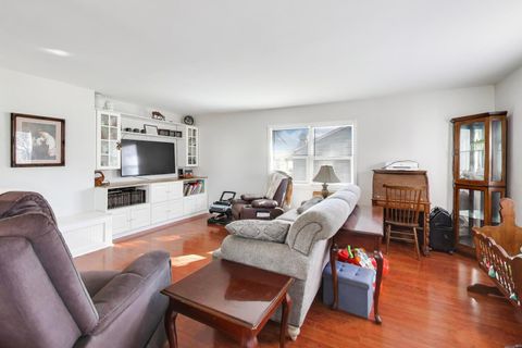 Tiny photo for 401 E Lincoln Street, Sycamore, IL 60178 (MLS # 12587983)