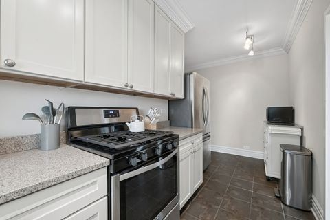 Tiny photo for 1585 Ridge Avenue #611, Evanston, IL 60201 (MLS # 12574276)