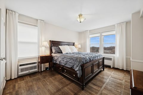 Tiny photo for 1585 Ridge Avenue #611, Evanston, IL 60201 (MLS # 12574276)