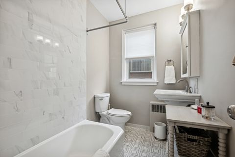 Tiny photo for 1585 Ridge Avenue #611, Evanston, IL 60201 (MLS # 12574276)